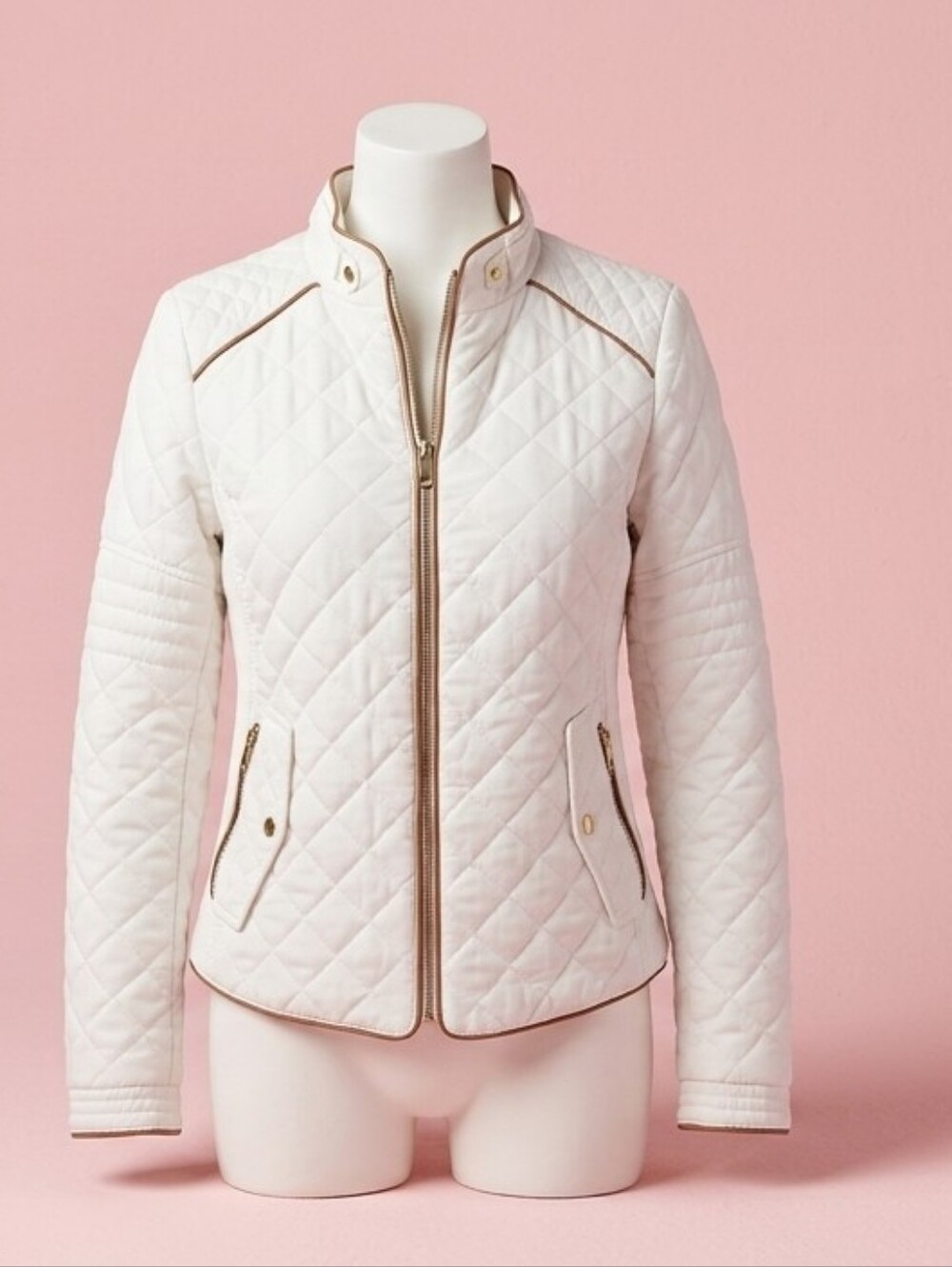 Active USA White Diamond Quilted Jacket Zipper Front With Snap Closure